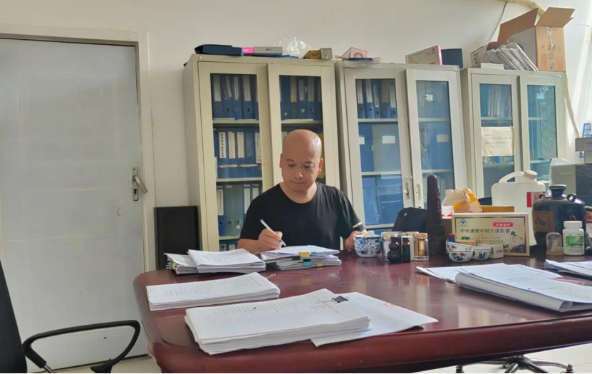 记“蒙古狼肉苁蓉黄精酒研发人李峰”,一个为生命保驾护航的男人
